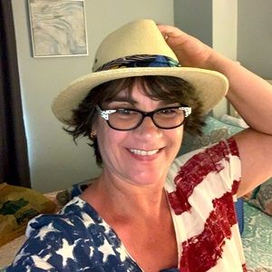 Meet your Posher, Diane